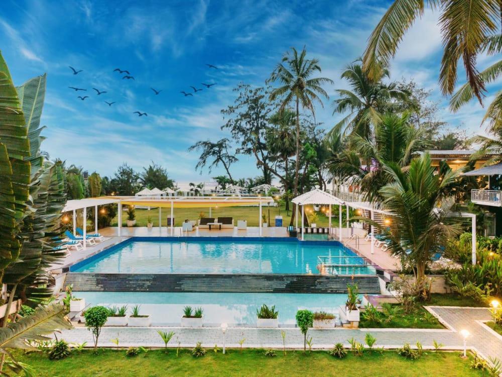 Foxoso La Beach Resort & Spa Gamle Goa Eksteriør bilde