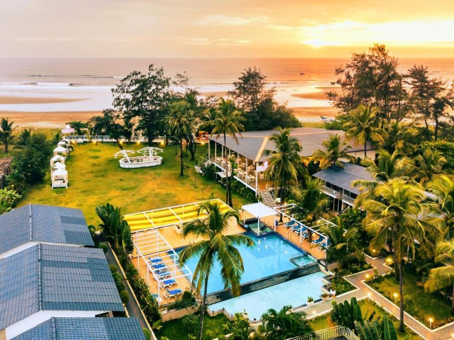 Foxoso La Beach Resort & Spa Gamle Goa Eksteriør bilde